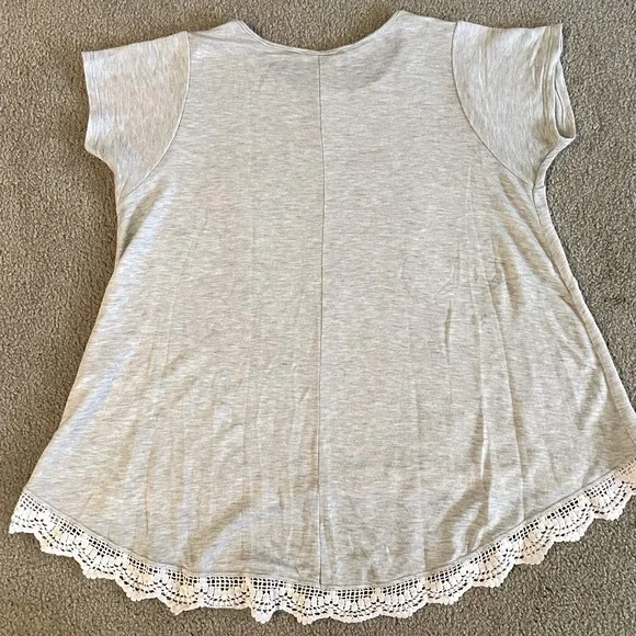 Altar’d State Top - Picture 2 of 3